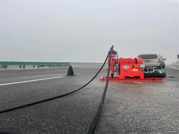 西流河镇马路路基路面开裂下沉注浆加固灌浆